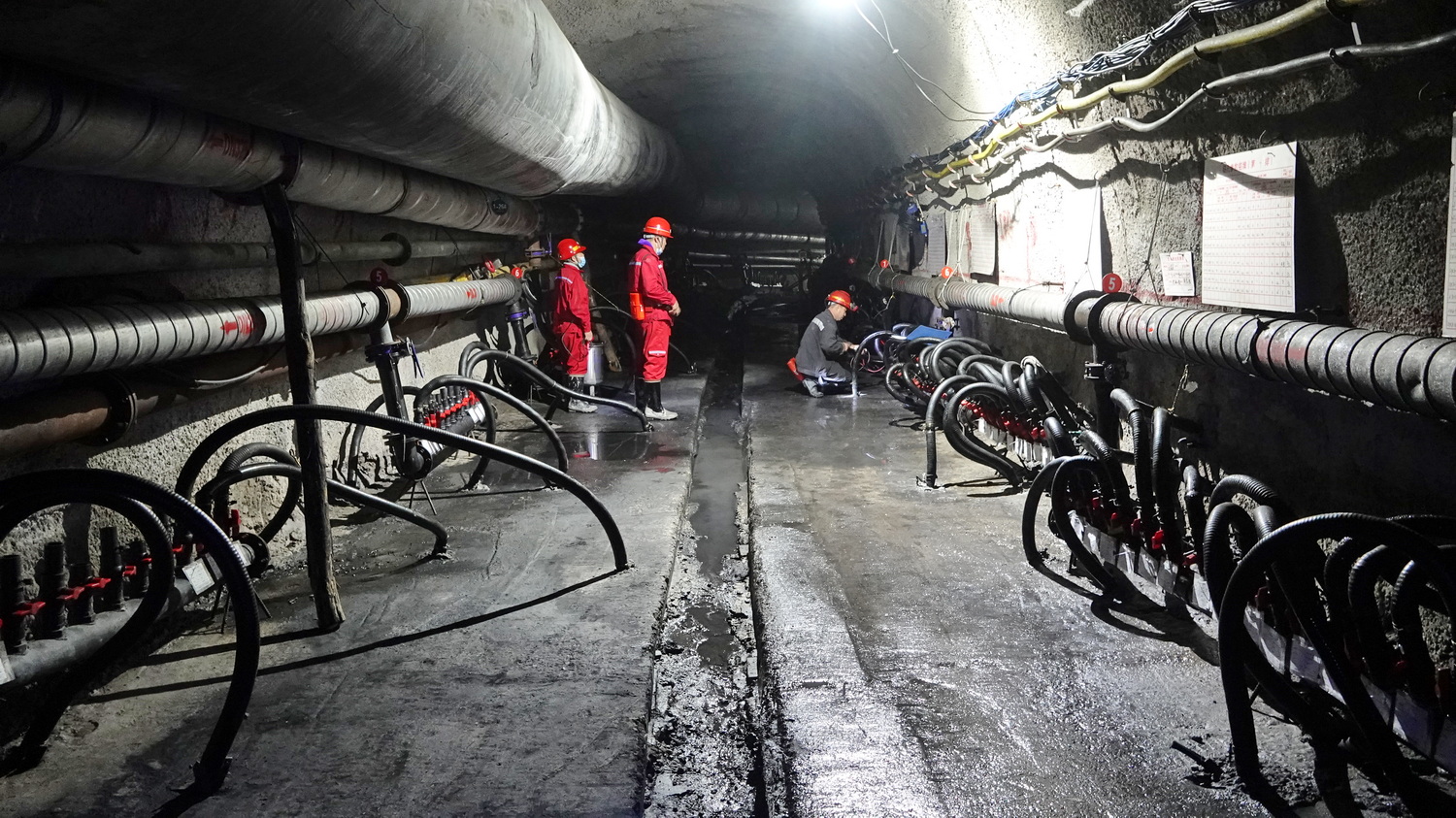 1695369984847804.jpeg 2王峰煤礦井下瓦斯抽采.JPG