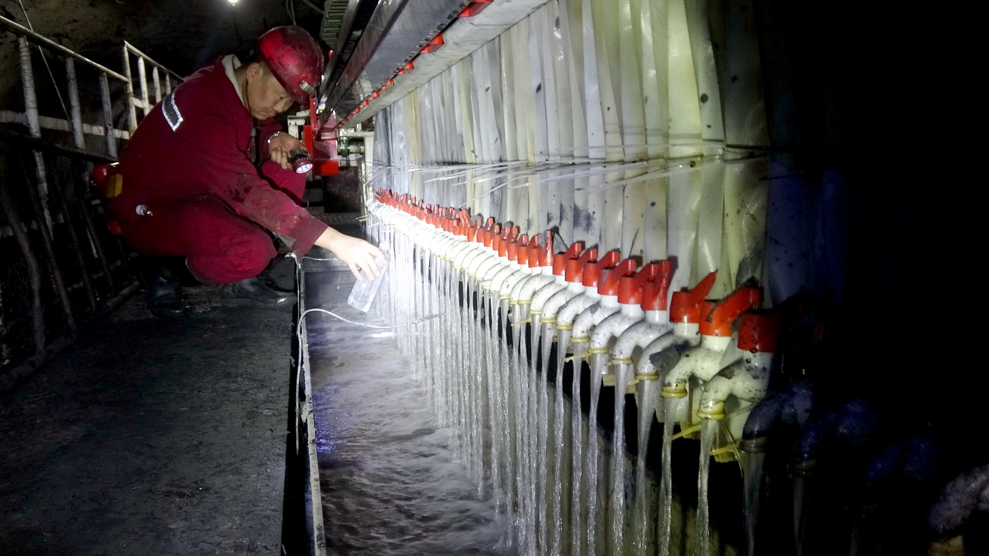 1702601995349826.jpeg 陜煤韓城礦業桑樹坪礦:激發科技創新動能破解高質量發展難題2.jpg